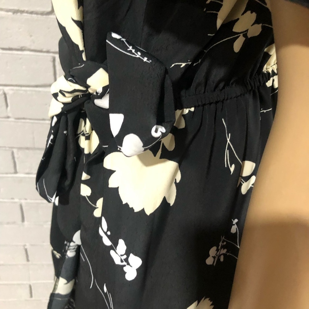 Miss Selfridge Women’s Floral Wrap Front Dress - Picture 7 of 10